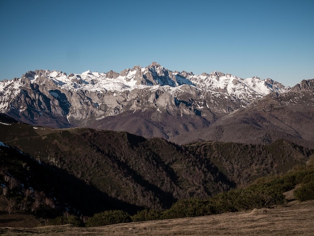 Snowcapped rocky mountain wallpaper