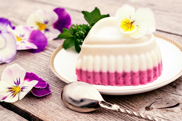 Souffle in the shape of a heart with cottage cheese, agar-agar and cream