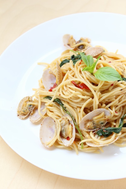 Spaghetti baby clam with spicy chili sauce