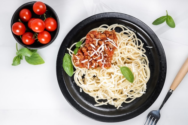 Spaghetti Pasta with meat, tomato sauce and cheese. Spaghetti saus bolognese.