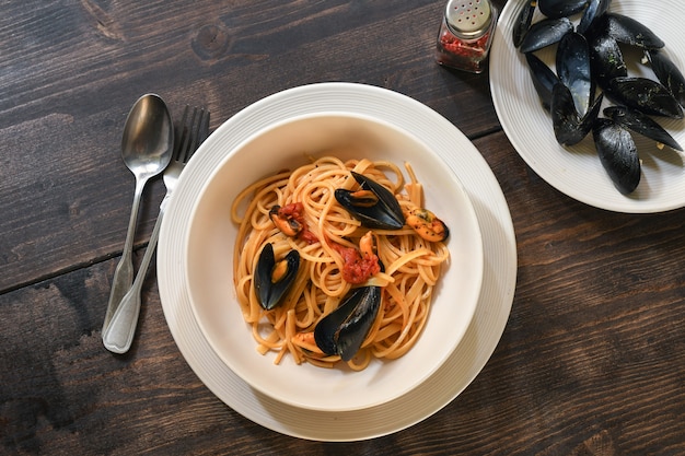 Spaghetti with tomato sauce and seafoods