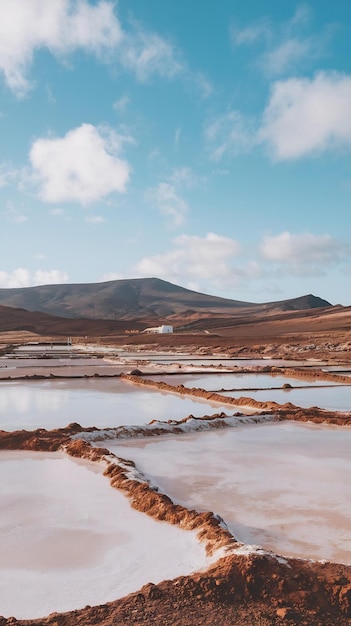 Photo spain canary islands salinas de janubio salt flats on lanzarote island