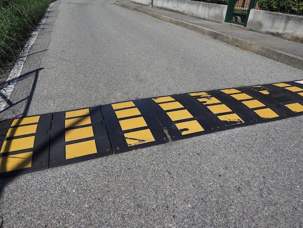 Speed bump hump sign