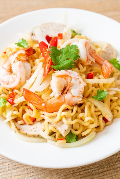 spicy instant noodles salad with shrimps