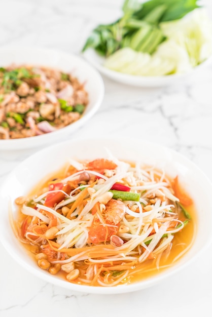 spicy papaya salad (Traditional Thai food) 