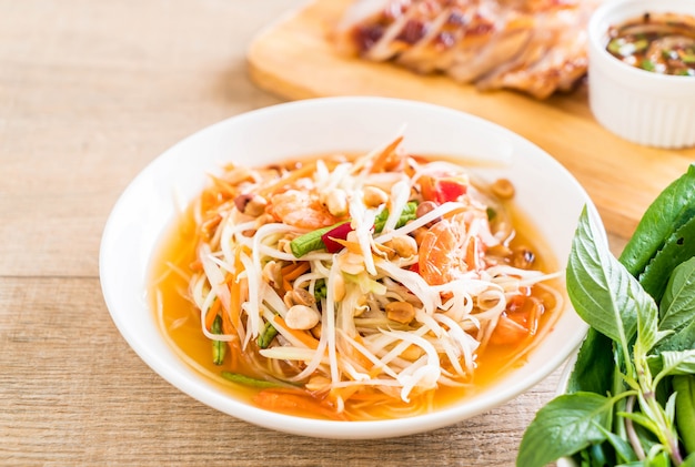 spicy papaya salad (Traditional Thai food) 