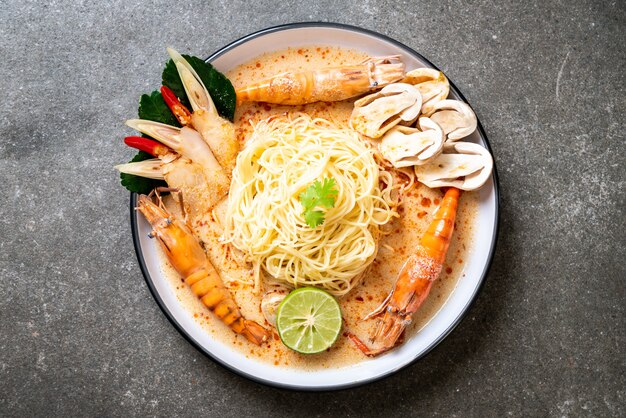 spicy shrimps spaghetti pasta (Tom Yum Goong)