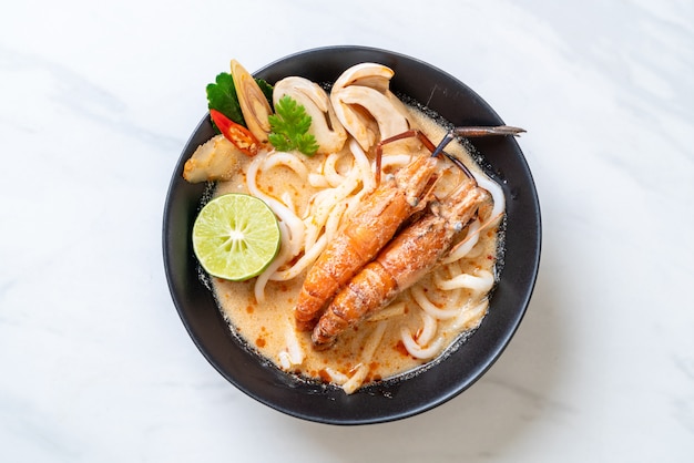 spicy shrimps udon ramen noodle (Tom Yum Goong)