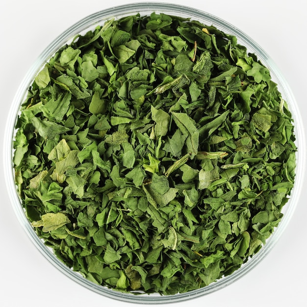 spinach flakes dried on plate