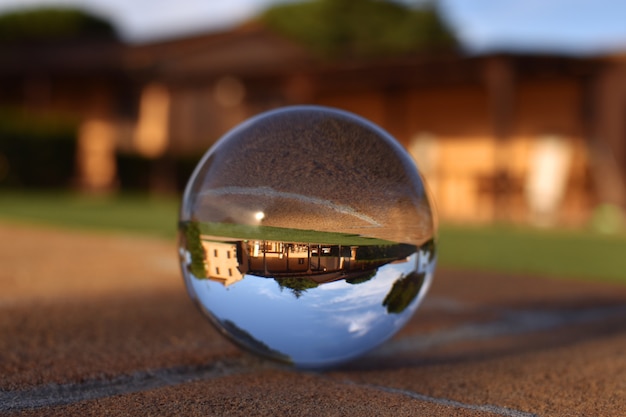 Photo splendid photos through lensball, the world seen from another perspective