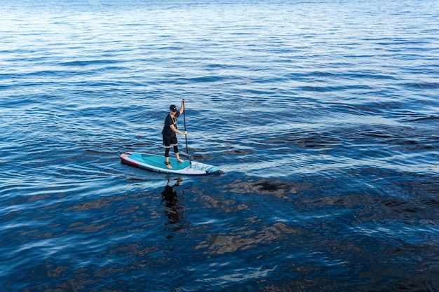 Photo stand up paddle boarding open water