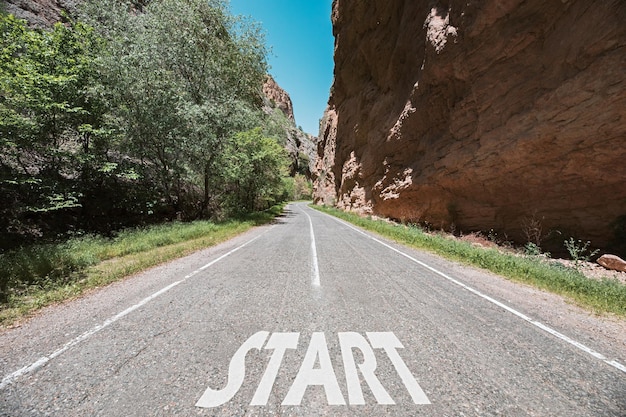 Start text on road