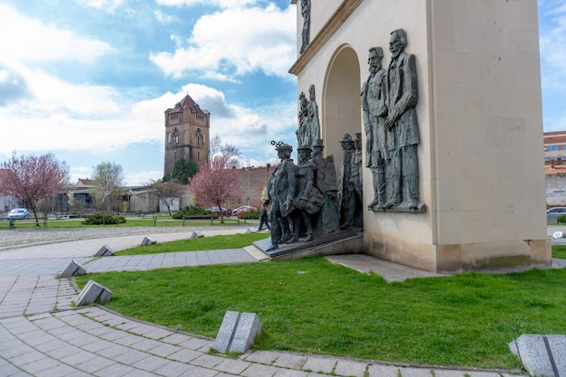 A statue of the people who died in the war