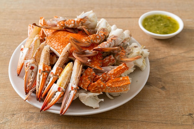 Steamed blue crab with spicy seafood sauce