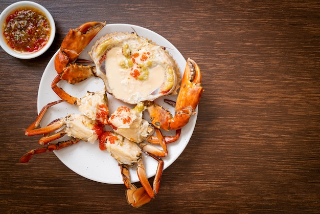 Steamed egg crab with fresh milk