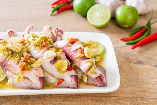 Steamed Squids with Spicy Chili and Lemon Sauce