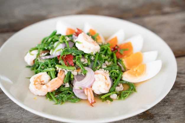  Stir Fried Chayote leaf with shrimp 