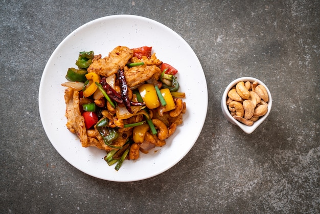 Stir-Fried Chicken with Cashew Nuts 