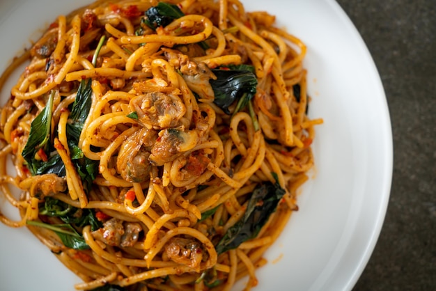 Stir Fried Spaghetti with Clam and Chilli Paste