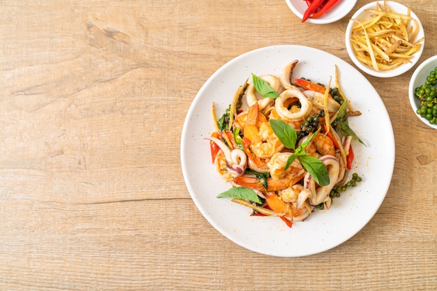 stir fried spicy sea food