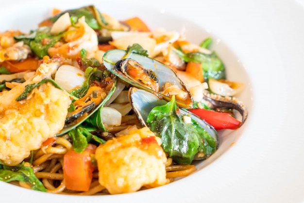 stir-fried spicy seafood spaghetti