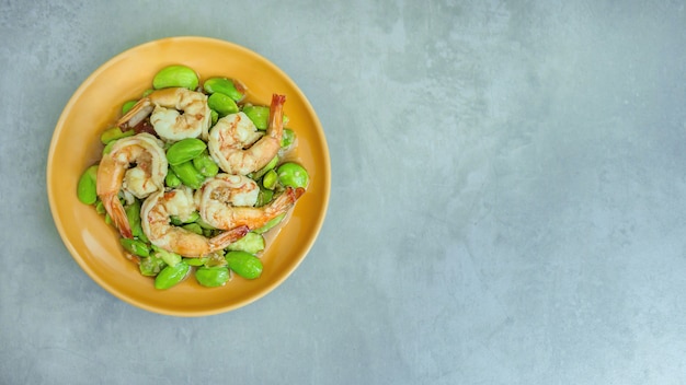  Stir-Fried Twisted Cluster Bean with Shrimps