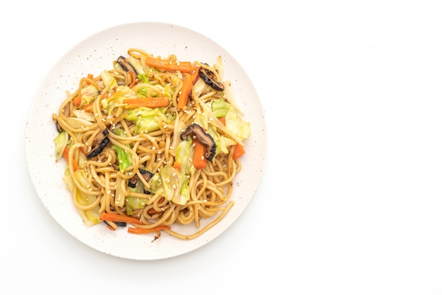 stir-fried yakisoba noodle with vegetable