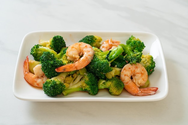 Stirfried broccoli with shrimps