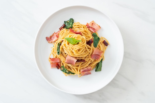 StirFried Spaghetti With Dried Chili And Bacon