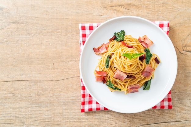 StirFried Spaghetti With Dried Chili And Bacon