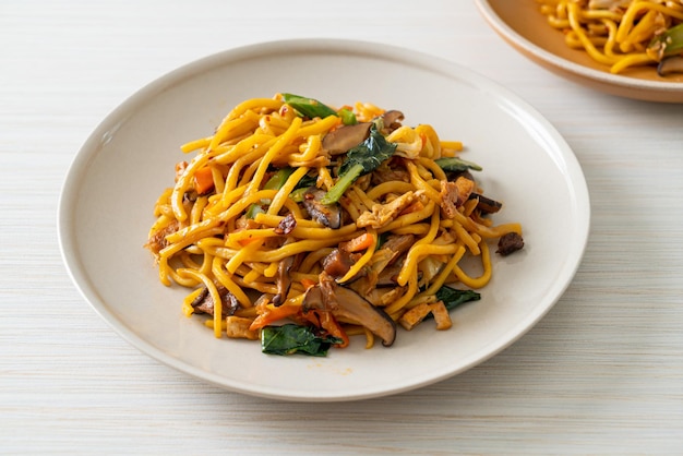 Stirfried yakisoba noodles with vegetable in vegan style