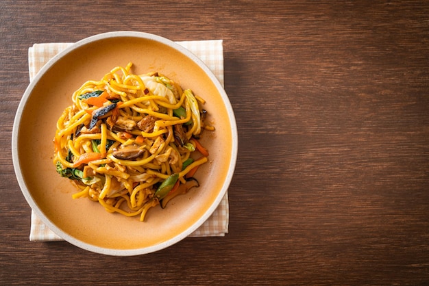 Stirfried yakisoba noodles with vegetable in vegan style