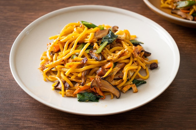 Stirfried yakisoba noodles with vegetable in vegan style