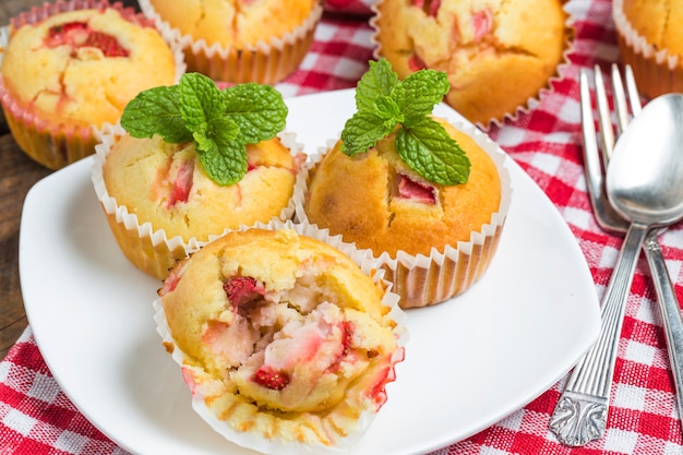 strawberries muffin