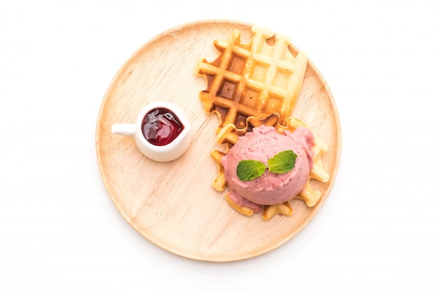 strawberry icecream with waffle