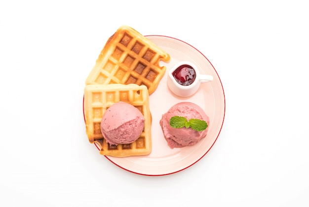 strawberry icecream with waffle