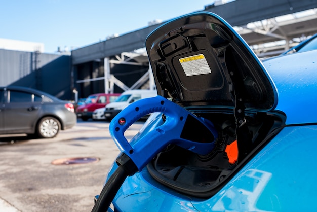 Street charging of electric cars