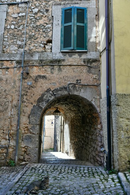 Photo a street in the historic center of priverno an old village in lazio not far from rome italy