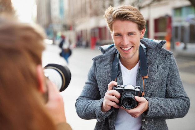 Photo a street photographer capturing a candid moment of joy and laughter