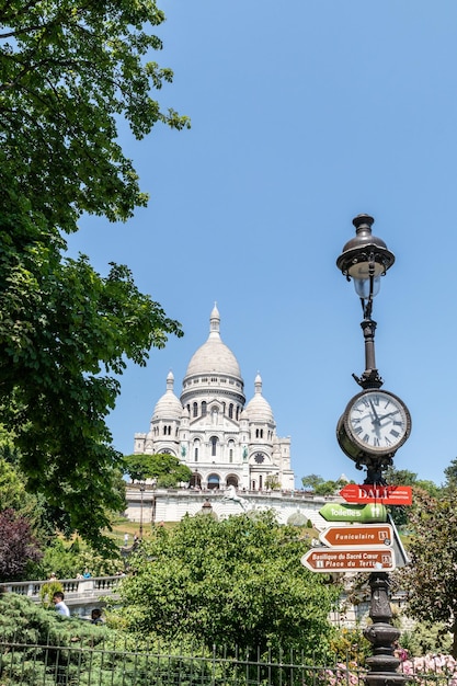 Stunning architecture footage of the Sacre Coeur in Paris