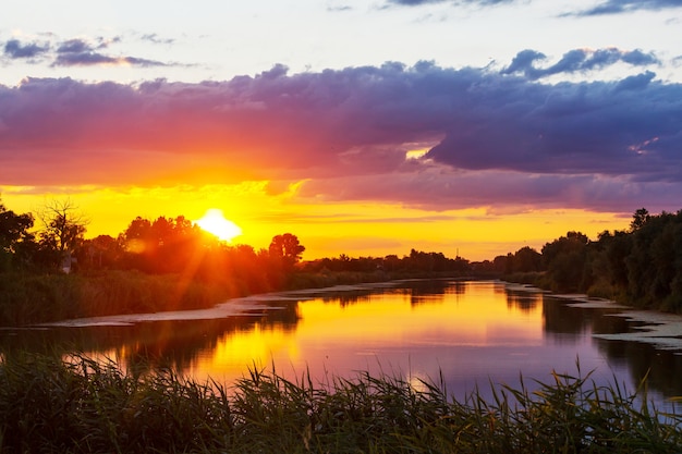 Sunset scene on the lake at sunset autumn nature landscapes