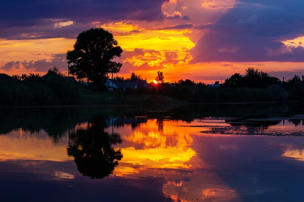 Sunset scene on the lake at sunset autumn nature landscapes