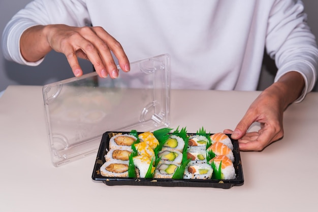 Sushi delivery fish soy sauce fast food packaged food fish sushi delivery