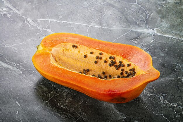 Photo sweet and juicy tropical papaya