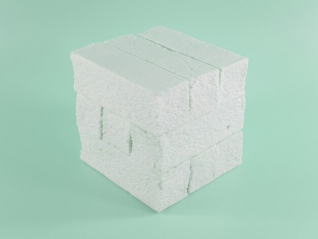 Photo sweet marshmallow with mint flavor in the form of a geometric shape