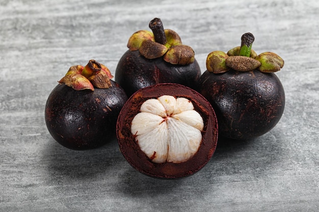 Photo sweet ripe juicy tropical mangosteen