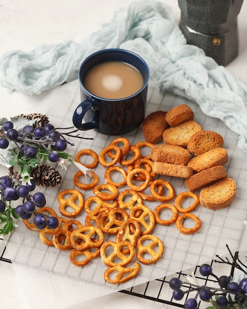 Sweet tea and coffee. Cookies, pretzels, crackers, bagels. Sweet joys for tea