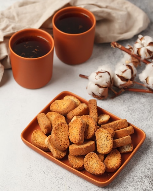 Sweet tea and coffee. Cookies, pretzels,crackers. Sweet joys for tea