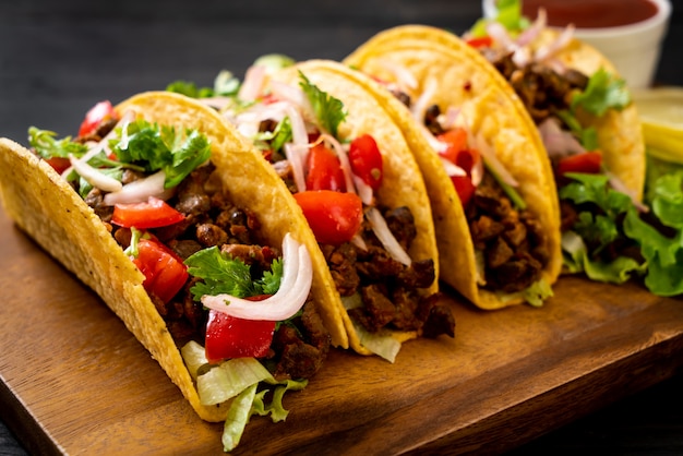 tacos with meat and vegetables 