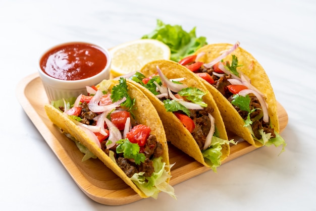 tacos with meat and vegetables 